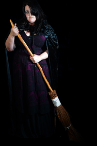 halloween festevil witch hull ghost walks